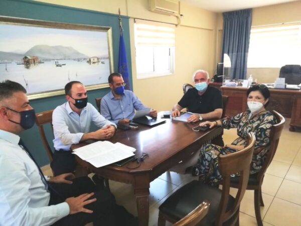 Ο Νεκτάριος Φαρμάκης στο Δημαρχείο Μεσολογγίου