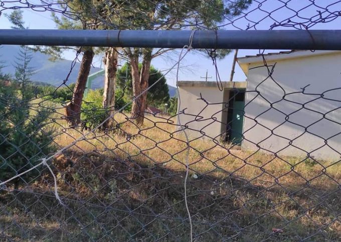 Άθλια η εικόνα του γηπέδου 5×5 στους Γιαννόπουλους Βάλτου