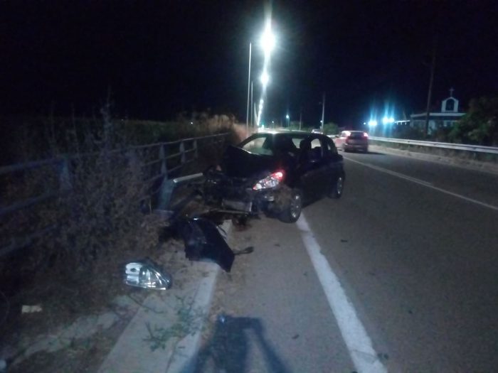 Τροχαίο με τραυματισμό στον Πλάτανο Καλυβίων (φωτο)