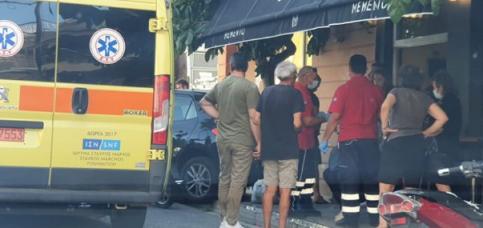 Μεσολόγγι: Στο Νοσοκομείο γυναίκα μετά από τροχαίο στην πλατεία Κέννεντυ