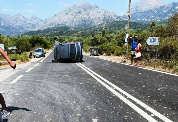 Σφοδρή σύγκρουση στο δρόμο Αστακός – Μύτικας με τραυματισμούς
