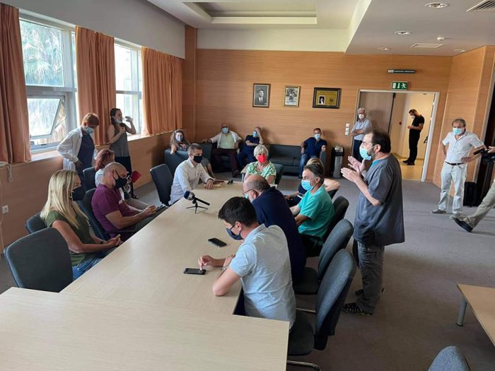 Βαρουφάκης στο Νοσοκομείο Αγρινίου: «Το 4ο κύμα είναι μπροστά μας -οι νέες ΣΔΙΤ της Μητσοτακης_ΑΕ, στόχο έχουν ο δημόσιος τομέας να βάλει “πλάτη” στα κέρδη των ιδιωτών .»