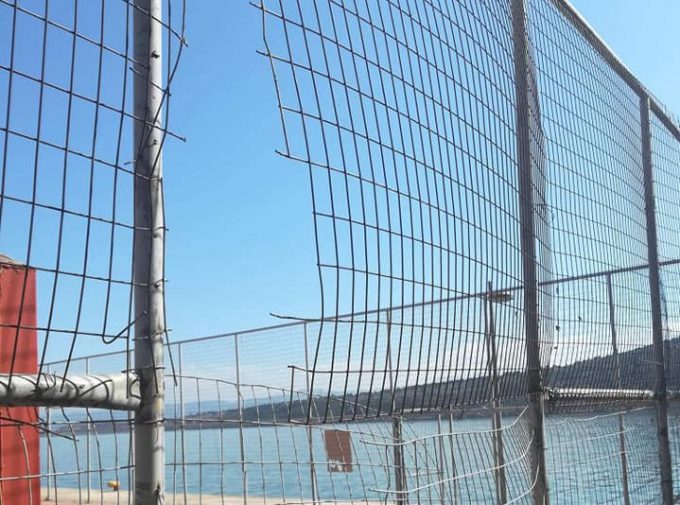 Το “μπασκετακι” Αμφιλοχίας παραμένει ασυντήρητο για καιρό με αποτέλεσμα να εγκυμονεί κινδύνους