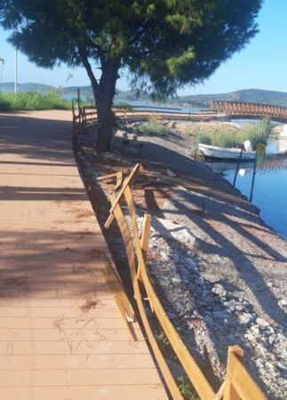 Εικόνες καταστροφής στο λιμανάκι Αιτωλικού