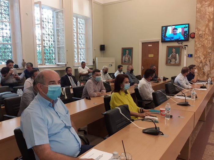 Άλλοι δια ζώσης, άλλοι με τηλεδιάσκεψη και άλλοι άλλαξαν έδρανα!