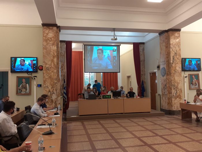 Άλλοι δια ζώσης, άλλοι με τηλεδιάσκεψη και άλλοι άλλαξαν έδρανα!