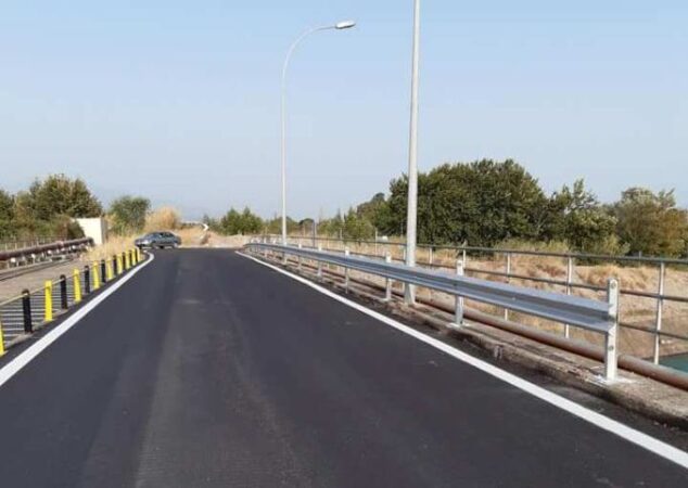 Ασφαλτόστρωση στη γέφυρα ΔΕΗ στον Αχελώο