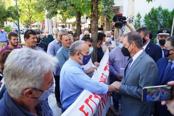 Αγρίνιο: Τι είπε ο Σπήλιος Λιβανός με τους διαμαρτυρόμενους αγρότες της ΟΑΣ