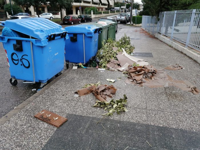 3ο Γυμνάσιο Αγρινίου: Ζητούν απομάκρυνση των κάδων και φανάρι στην οδό Φιλελλήνων