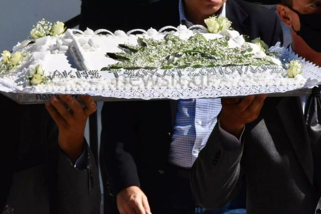 Τσοχατζόπουλος: Κόλλυβα με ήλιο ΠΑΣΟΚ στο μνημόσυνο για τα 40 του