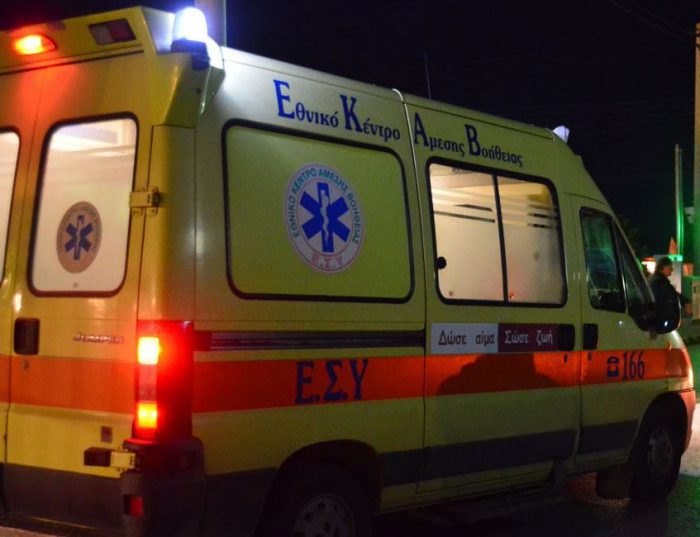 Πτώση δέντρου στο δρόμο προς τα Καλύβια Αγρινίου