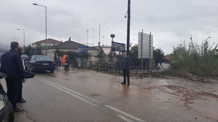 Πλημμύρες σε σπίτια, ποιμνιοστάσια και καλλιέργειας σε Αγγελόκαστρο & Δοκίμι