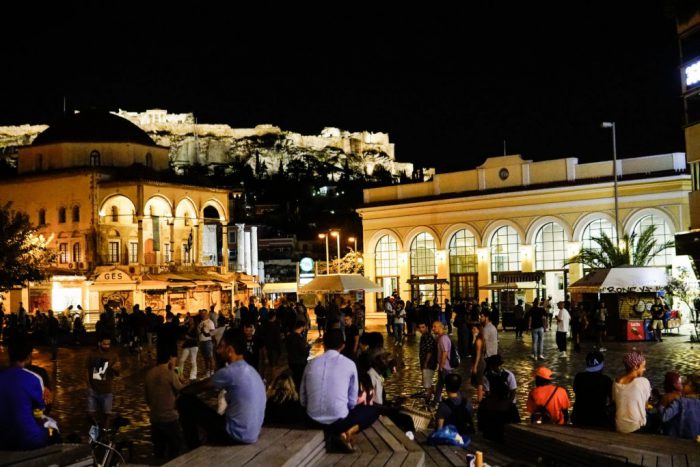 Πρώτη νύχτα «ελευθερίας» για τους εμβολιασμένους – Γέμισαν τα νυχτερινά μαγαζιά