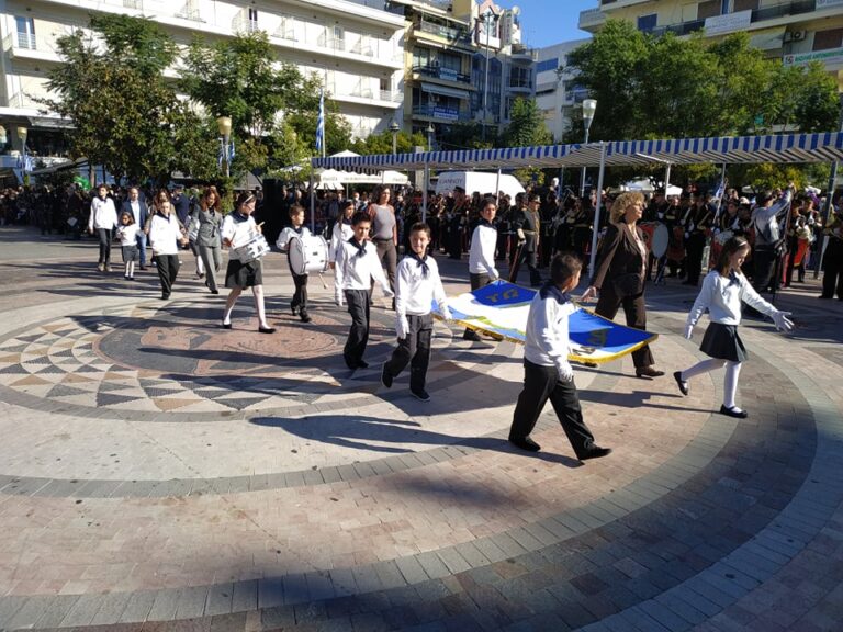 Το Αγρίνιο τιμά την 28η Οκτωβρίου – Φωτορεπορτάζ από την παρέλαση