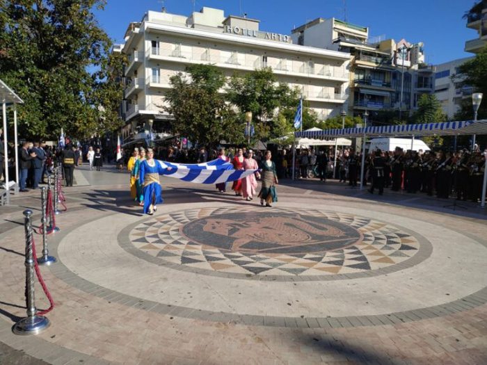 Το Αγρίνιο τιμά την 28η Οκτωβρίου – Φωτορεπορτάζ από την παρέλαση