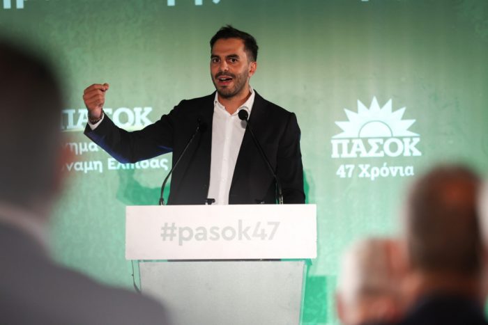 Χριστοδουλάκης – Κίνδυνος στην πανδημία οι παρελάσεις και οι λιτανείες – Η κυβέρνηση αγνοεί τους ειδικούς λόγω πολιτικού κόστους