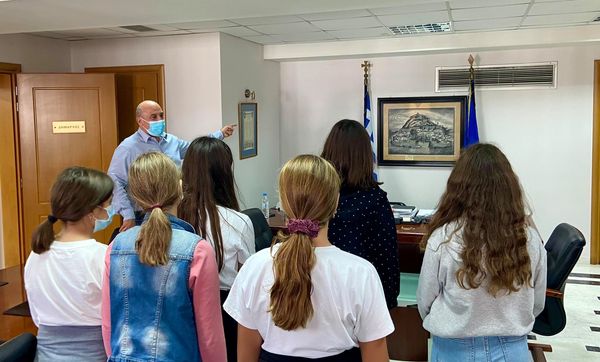 Το Δημαρχείο Ναυπακτίας γέμισε παιδικές φωνές και χαμόγελα
