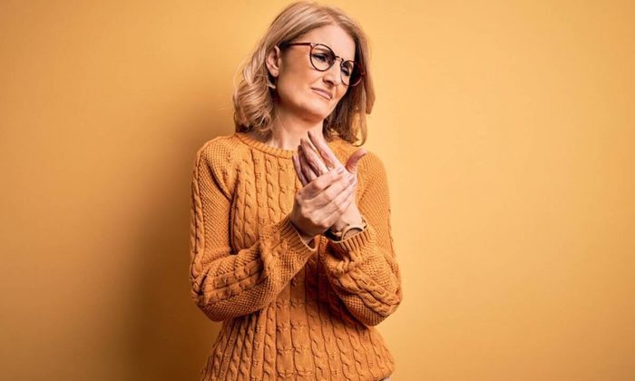 Εμμηνόπαυση: Πώς θα προστατέψετε την καρδιά και τα οστά σας