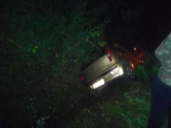 Αυτοκίνητο έπεσε σε αρδευτικό αυλάκι στην Ε.Ο Αγρινίου-Καλυβίων