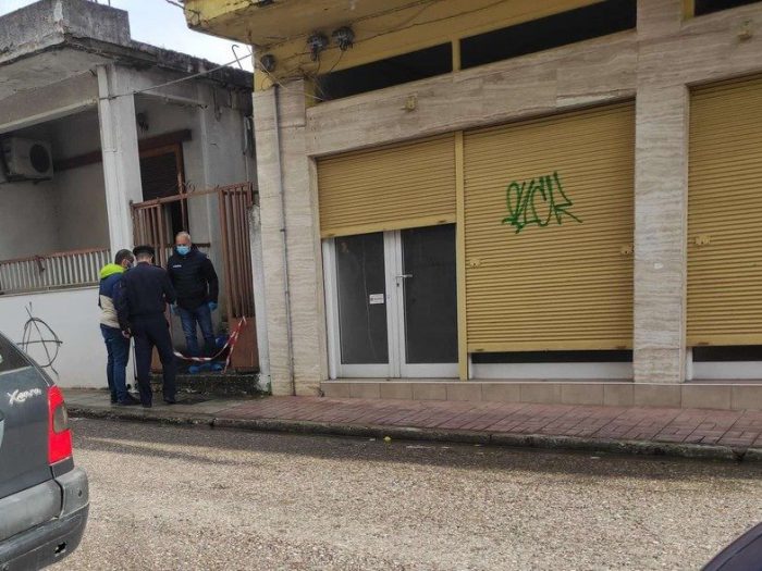 Αγρίνιο: «Το περιμέναμε ότι θα γίνει» λένε γείτονες της οικογένειας του μητροκτόνου