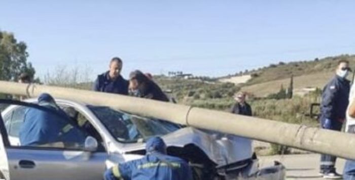Ρουσέικα Αγρινίου: Τραυματίστηκε οδηγός μετά από εκτροπή αυτοκινήτου που προσέκρουσε σε κολόνα