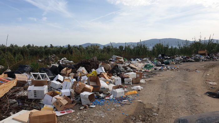 Σκουπιδότοπος η περιοχή Μπούζι Αγρινίου(βιντεο-φωτο)