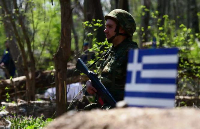 Σε επιφυλακή οι Ένοπλες Δυνάμεις σε Έβρο και Αιγαίο – Έκτακτη σύσκεψη στο ΓΕΕΘΑ μετά τις απειλές Ερντογάν