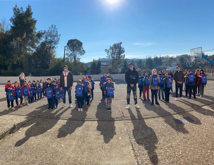 Παναιτωλικός : Δώρα ποδοσφαιριστών στο Δημοτικό Σχολείο Αγγελοκάστρου.