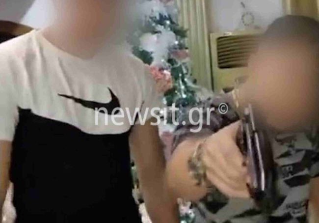 Ζεφύρι: Νέο βίντεο ντοκουμέντο με νεαρούς να πυροβολούν από μπαλκόνι