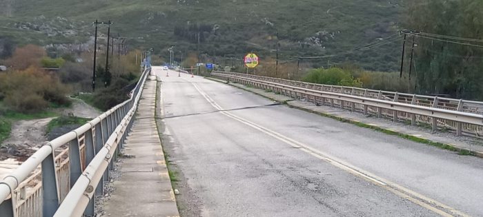 Καθίζηση στη γέφυρα Ευήνου στην ΕΟ Αντιρρίου – Ιωαννίνων – Μέσω Ιόνιας οδού η κυκλοφορία (φωτο)