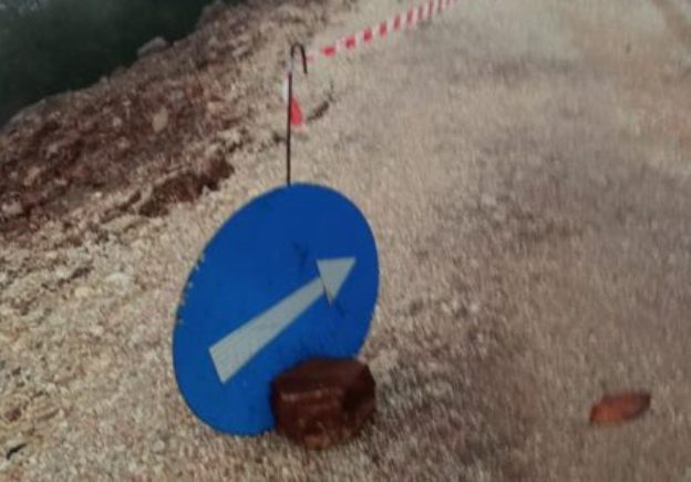 Κλειστός ο δρόμος Ναυπάκτου – Σκάλας στο ύψος του γηπέδου Λυγιά