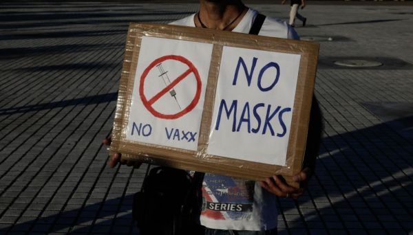 Πάτρα – Αντιεμβολιαστές επιτέθηκαν στην Μαστοράκου – «Δε θα το αφήσω έτσι»