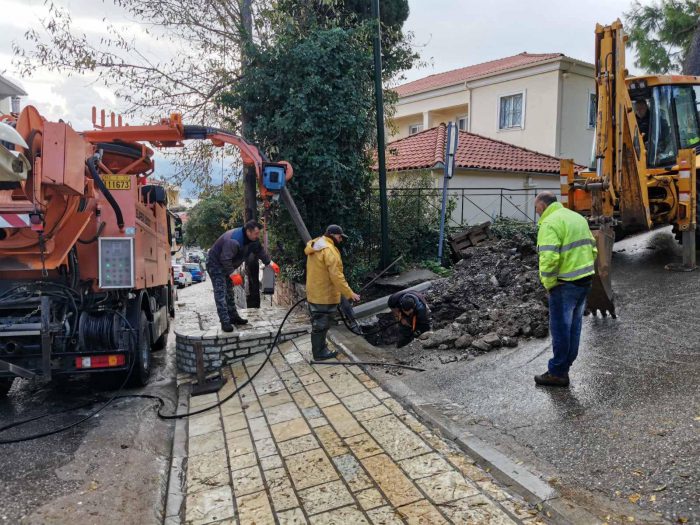 Ναυπακτία: Συνεχίζονται οι εργασίες αποκατάστασης- η πρόσβαση στις γεωτρήσεις του Εύηνου έχει αποκατασταθεί