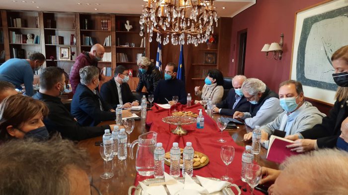 “Γιορτινό” το κλίμα στη σύσκεψη!!