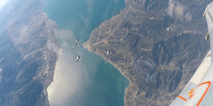 Υπέροχες εικόνες των Rafale πάνω από τη γέφυρα Ρίου-Αντιρρίου