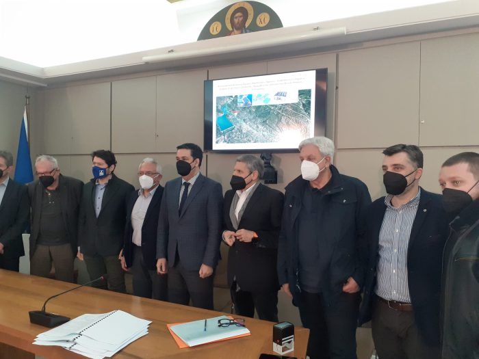 Έπεσαν οι υπογραφές για την «Αντικατάσταση κεντρικού αγωγού υδροδότησης Αγρινίου – αναβάθμιση συστήματος διύλισης διυλιστηρίου Σπολάιτας – προμήθεια και εγκατάσταση φωτοβολταϊκών συστημάτων»