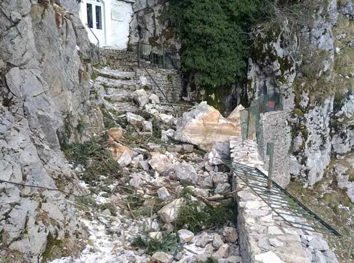 Βάλτος-Ζημιές λόγω κατολίσθησης στο μονοπάτι για το ασκητήριο του Αγίου Ανδρέα του Ερημίτη