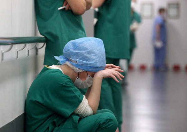 ΣΥΡΙΖΑ: Επιστροφή των ανεμβολίαστων υγειονομικών, μετά από διαγνωστικό έλεγχο, όχι απολύσεις