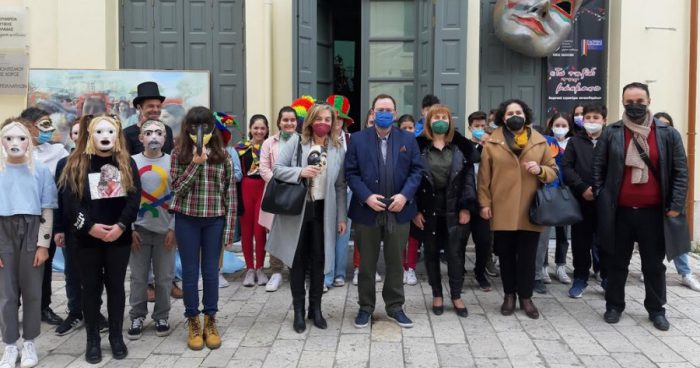 Άνοιξε η αυλαία της εικαστικής έκθεσης «Το ταξίδι της Μάσκας» στο Κτίριο Χρυσόγελου στο Μεσολόγγι