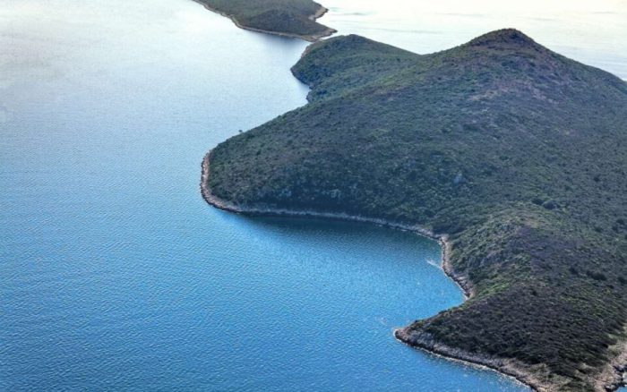 Στο σφυρί η νησίδα «Μάκρη» στο Ιόνιο