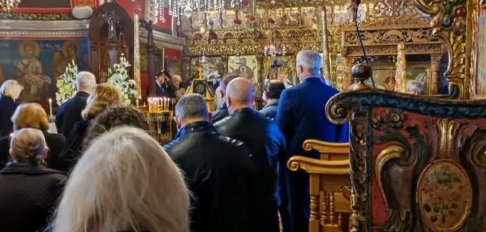 Συντετριμμένη η Αμφιλοχιώτισσα σύζυγος του Τζώρτζη Μονογυιού στο 40ήμερο μνημόσυνο