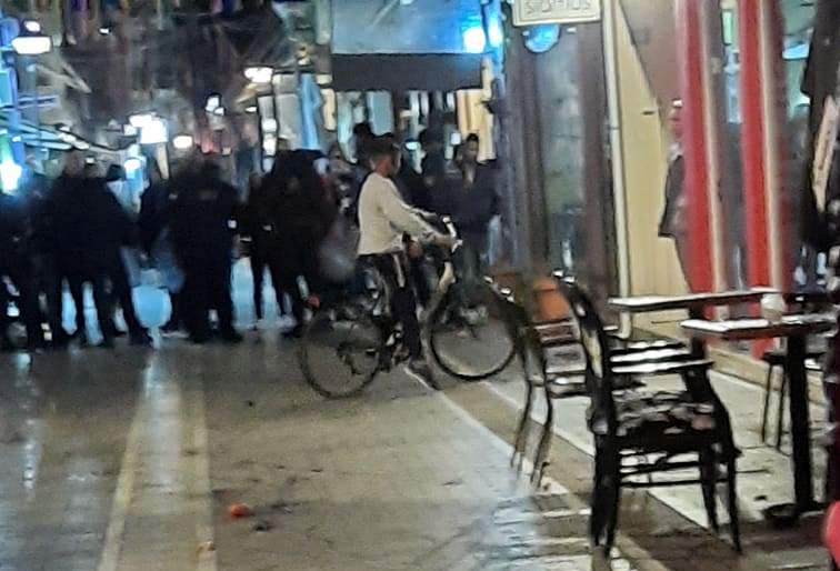 Μεσολόγγι: Τραυματίστηκε αστυνομικός έξω από την εκδήλωση της Δ.Ε.Ε.Π ΝΔ (φωτο)