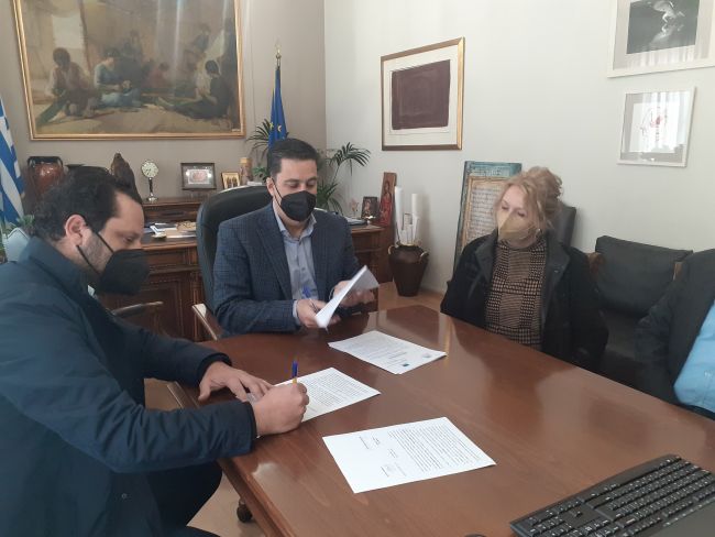 Υπογραφή για την ανέγερση του νέου κτιρίου του 7ου Γυμνασίου Αγρινίου