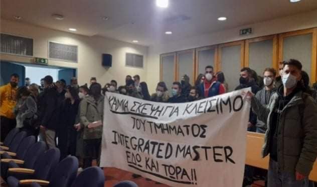 Τι κάνει το Αγρίνιο; Μάλλον το παρελθόν ξεχάστηκε και οδεύει με ταχύτητα να χάσει και τα υπόλοιπα τμήματα.