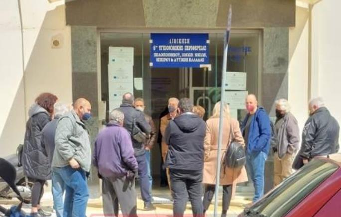 Ένταση στην 6η ΥΠΕ-Υγειονομικοί και εκπρόσωποι του ΕΚΠ συνεπλάκησαν με φύλακες του κτιρίου-Επενέβη η Αστυνομία ΦΩΤΟ