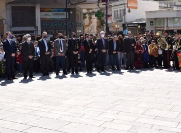 Αγρίνιο:κατάθεση στεφάνων στην πλατεία Δημάδη για την εθνική επέτειο της 25ης Μαρτίου