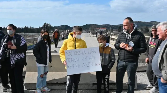 Εύηνος: Nέες κινητοποιήσεις ετοιμάζουν οι κάτοικοι των αποκλεισμένων χωριών από την κατάρρευση της γέφυρας