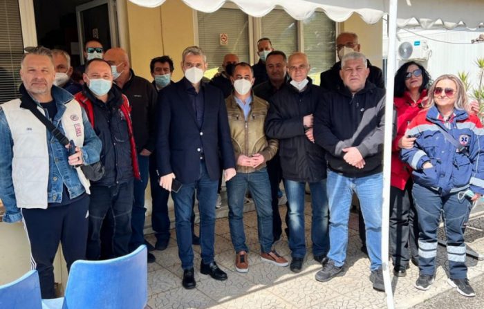 Συνάντηση Καραγκούνη με εργαζομένους του ΕΚΑΒ Αγρινίου