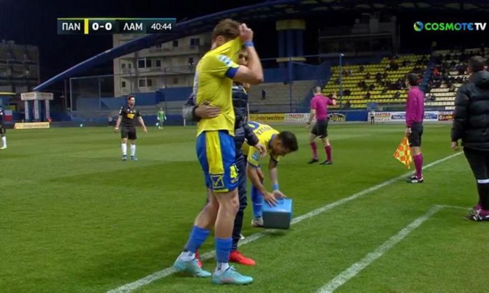 Κλαίγοντας αποχώρησε ο Μαλής από την αναμέτρηση του Παναιτωλικού με τη Λαμία -Φόβοι για ρήξη αχίλλειου τένοντα