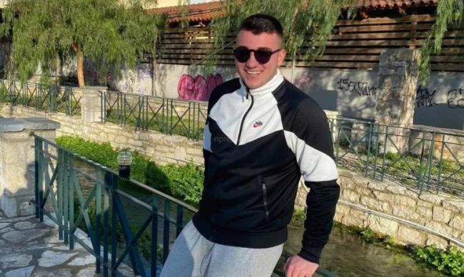Θλίψη στη Ναύπακτο για το θάνατο του 20χρονου Σίμου που είχε τραυματιστεί σε τροχαίο